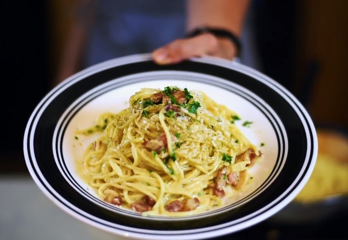 Đĩa mì Spaghetti Caborana đặc biệt