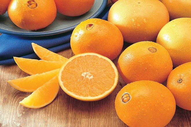 Chọn một quả cam