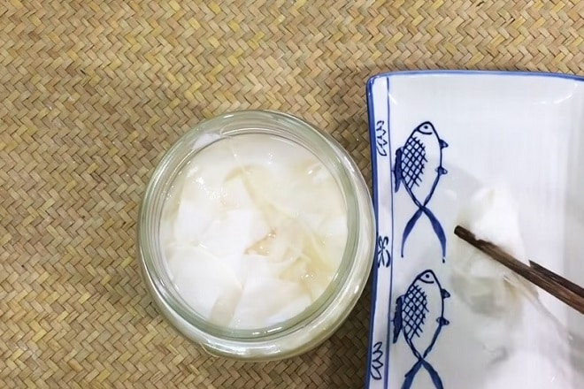 Ngâm măng với nước lọc