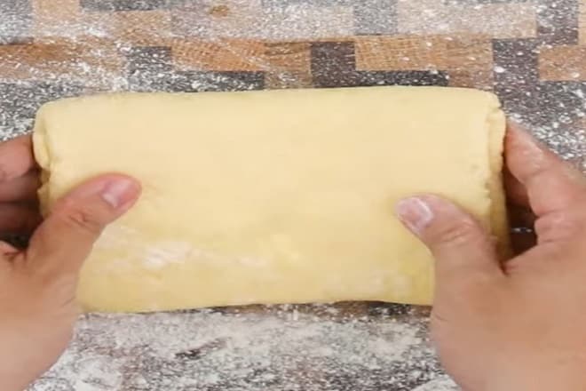 Roll dough thousand layers