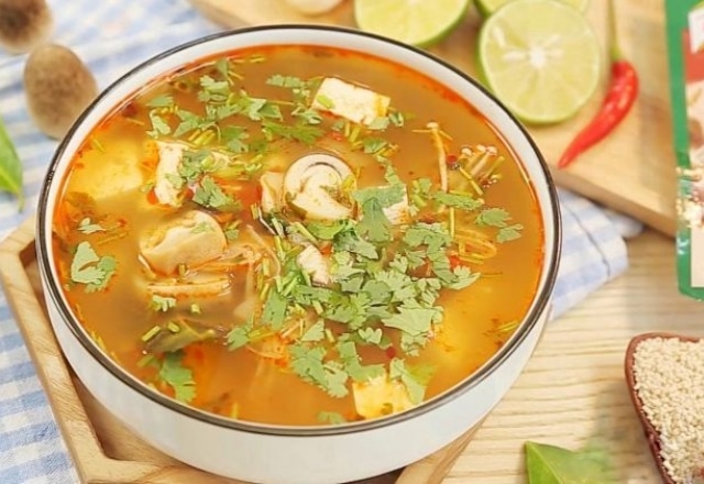 Canh chua chay nước cốt dừa kiểu Thái