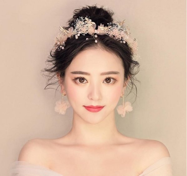 tóc cô dâu Hàn Quốc búi cao