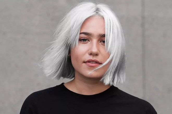 tóc ngắn nữ nhuộm màu bạc xám khói đẹp nhất 2021