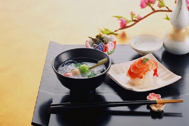 Bạn nên biết những nguyên tắc trên bàn ăn của người Nhật để không gây mất thiện cảm với người bản địa nhé