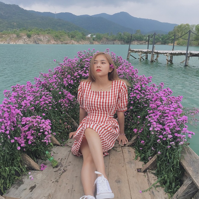 thuyền hoa hồ đá xanh vũng tàu