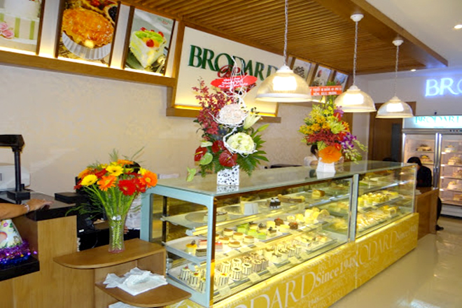 Cửa hàng bánh Brodard