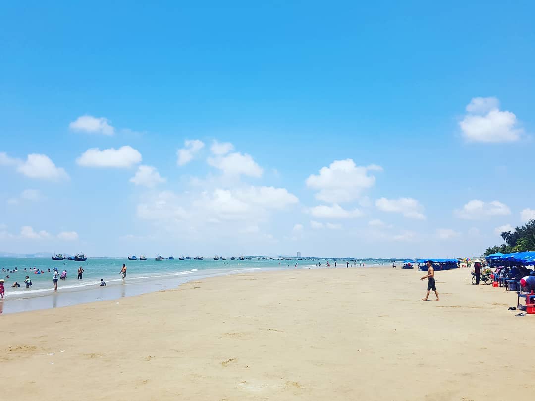 Biển Long Hải với khung cảnh bình yên