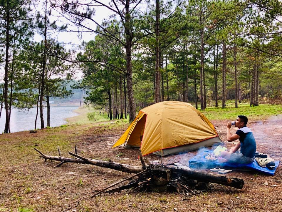 Cắm trại trên hồ Tuen Lam