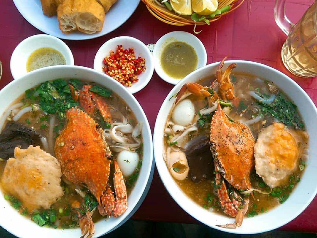 Bánh canh ghẹ hấp dẫn bởi màu nổi bật và hương vị riêng 