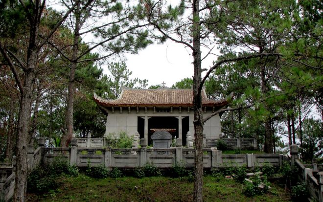Lăng Nguyễn Hữu Hào là địa điểm chơi ở Đà Lạt dành cho những ai yêu thích lịch sử 