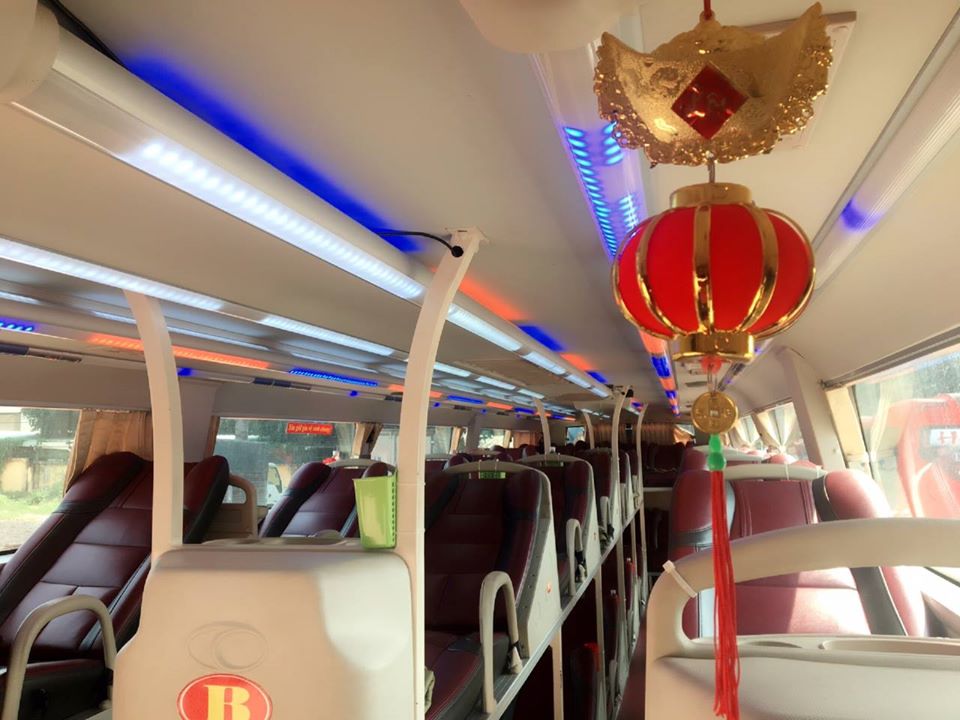 không gian giường nằm rộng rãi trên xe Anh Tuyên
