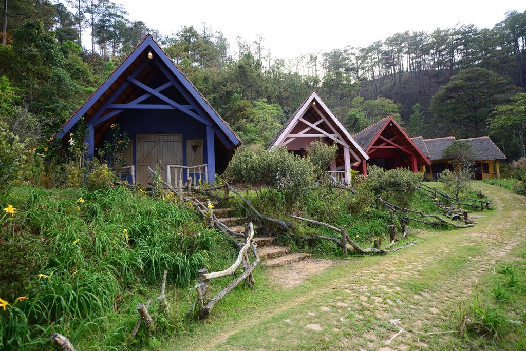 Những căn villa dành cho du khách khi đến làng 