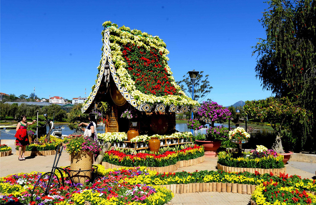 Lễ hội Festival hoa Đà Lạt sử dụng hoa từ làng hoa Vạn Thành 