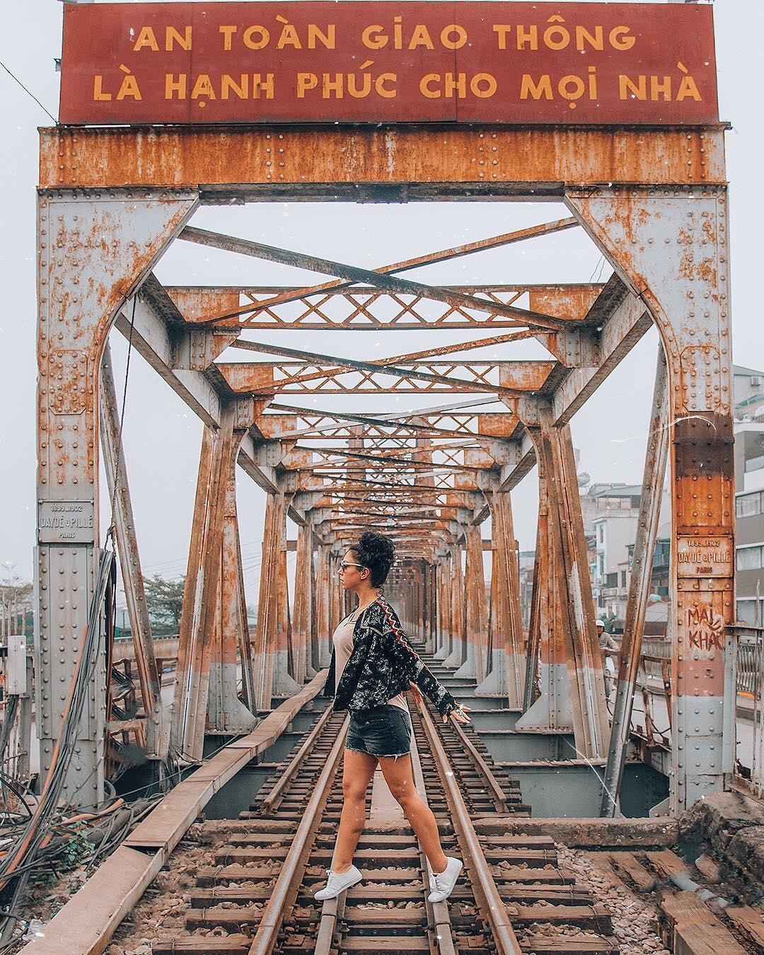 Check in tại cầu Long Biên nổi tiếng