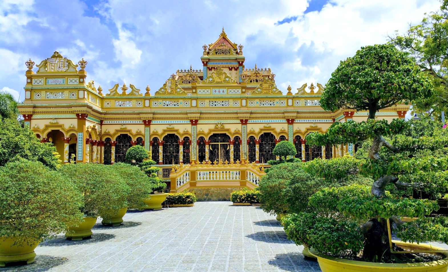Chùa Vĩnh Tràng nổi tiếng ở Tiền Giang