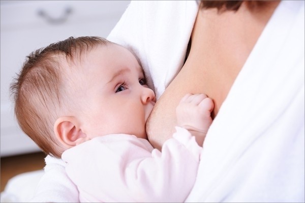 Bí kíp đơn giản giúp bé sơ sinh tăng cân vèo vèo khi bú sữa mẹ