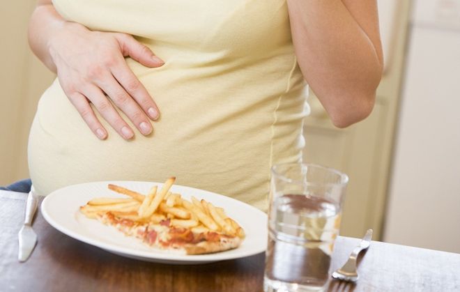 Bà bầu không nên ăn khoai tây chiên khi thai nhi được 19 tuần tuổi