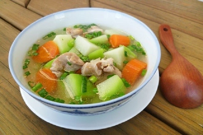 Canh xương hầm bí xanh