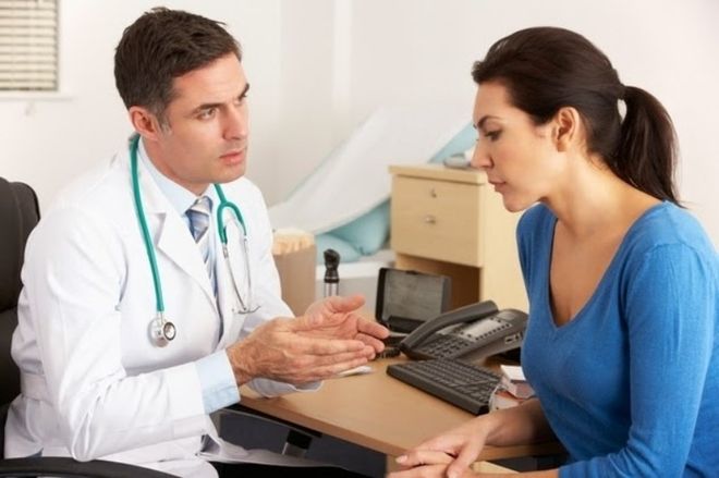 Bạn nên đến gặp bác sĩ ngay nếu bạn đang mang thai mà vẫn ra máu