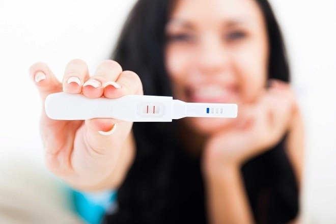 Cách nhận biết dấu hiệu có thai 2 tuần sau khi quan hệ bằng que thử thai