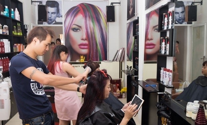 Top 10 tiệm uốn tóc đẹp rẻ ở TPHCM