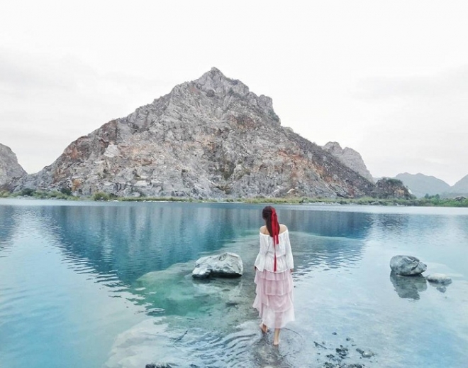 Hồ núi đá vôi Trại Sơn là điểm du lịch nổi tiếng trong giới du lịch trẻ