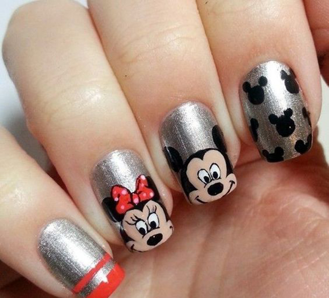 Với chiếc móng tay tuyệt đẹp của mình, bạn sẽ có thể tạo nên những tác phẩm về chú chuột Mickey quen thuộc. Cùng chia sẻ với chúng tôi những kỹ thuật vẽ đầy sáng tạo và tự hào có được những bức tranh độc đáo. Click để khám phá thêm nhé.