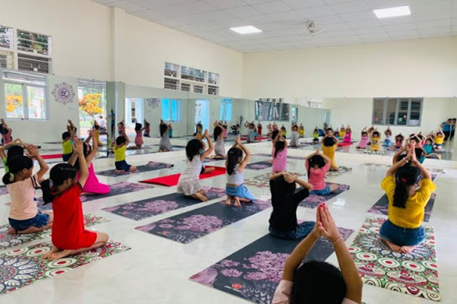 Trẻ em Việt Nam học yoga