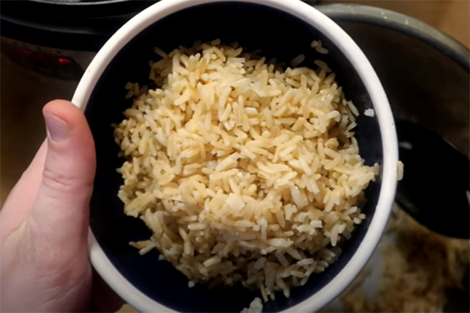 Cách nấu cơm gạo lứt trong nồi áp suất