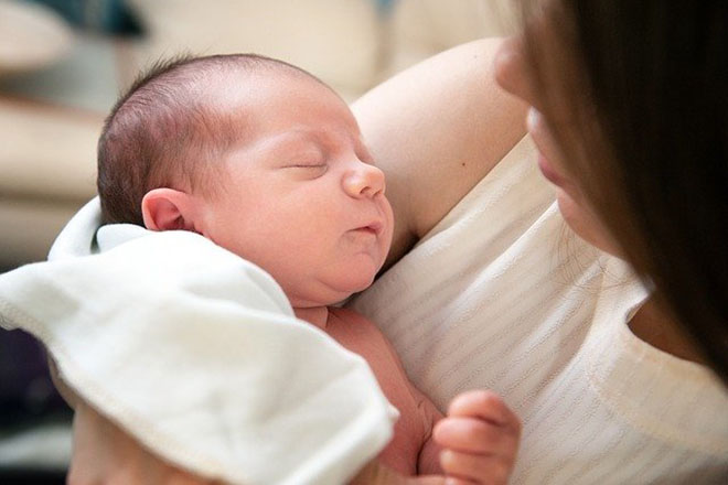 10 điều cần lưu ý khi chăm sóc trẻ sơ sinh mẹ không nên bỏ qua