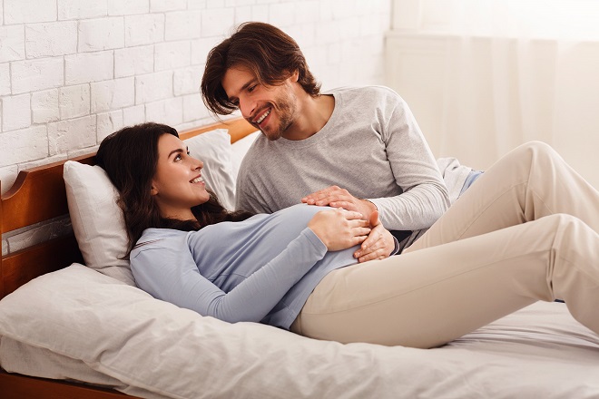 Quan hệ tình dục khi mang thai có ảnh hưởng gì không, mẹ cần lưu ý những gì?