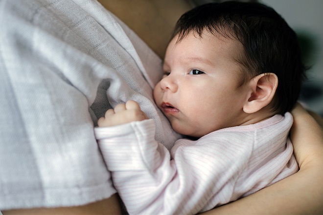 Chăm sóc bé 0-1 tháng tuổi với những mẹo hay cho mẹ