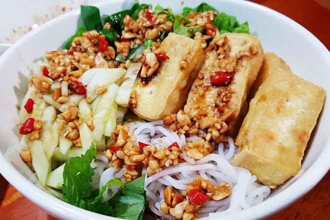 Bún nước tương đậu hũ