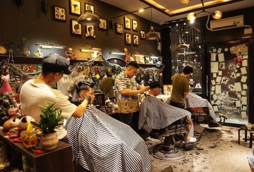 Cần sang tiệm hớt tóc Nam ở đường Thạch Lam Quận Tân Phú Hồ Chí Minh