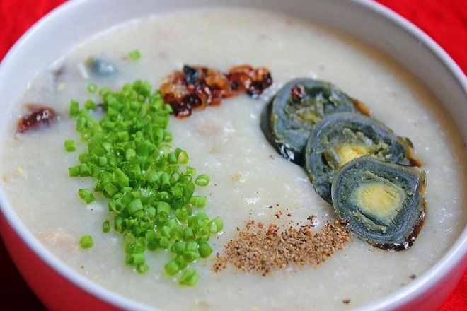 Bac Thao duck egg porridge for sick people