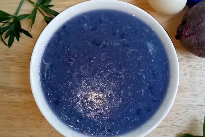 Purple sweet potato egg porridge for babies to eat