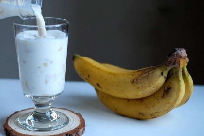 4 วิธีในการทำนมกล้วยให้อร่อย หอมหวาน น่ารับประทาน ด้วยสารอาหารที่ดีต่อสุขภาพ