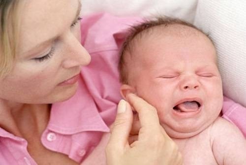 Mách mẹ cách hạ sốt cho trẻ sơ sinh an toàn tại nhà