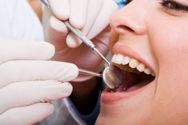 Khám răng trước khi mang thai giúp tránh nguy cơ sinh non