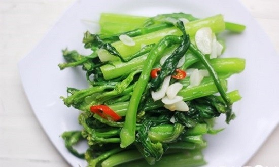 Cải Kale nấu nướng số gì? Cách chế biến chuyển cải Kale trở nên những đồ ăn đủ chất, dễ dàng làm
