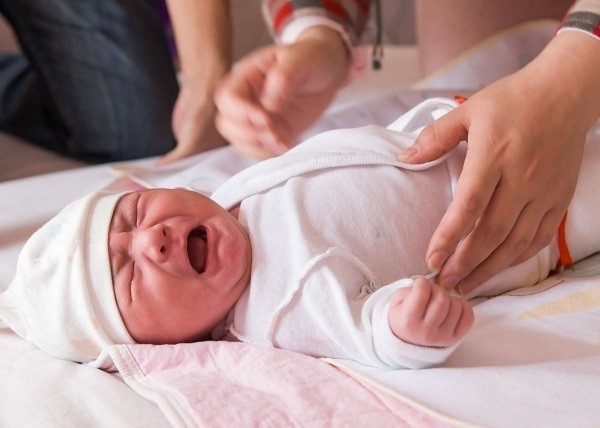 Nguyên nhân và cách chữa cho trẻ sơ sinh hay vặn mình