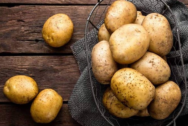 khoai tây chưa cần dùng nên đặt nơi thông thoáng và khô ráo