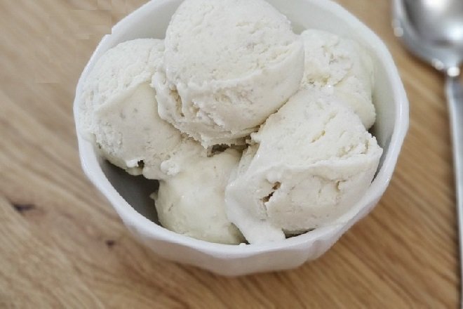 tô kem khoai môn làm từ whipping cream sữa đặc