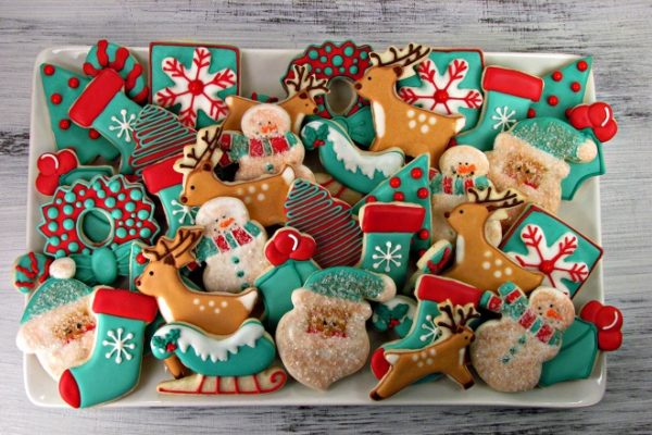 Cách làm bánh quy Giáng sinh đầy màu sắc