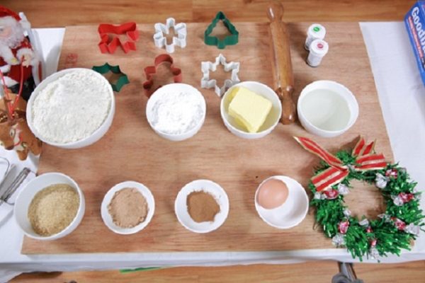 2 cách làm bánh quy Noel thơm phức đón mùa đông ấm áp
