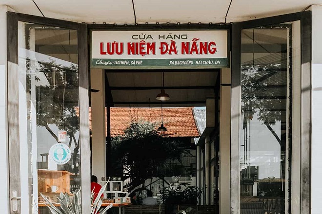 Danang Souvenirs & Coffee là quán cà phê đẹp ở Đà Nẵng