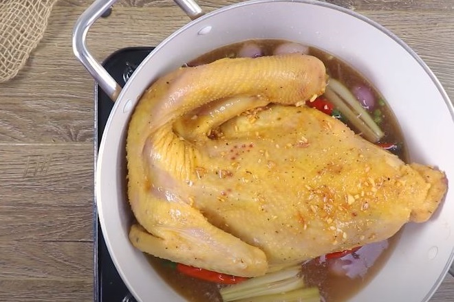 Cách làm gà tre sốt sả ớt
