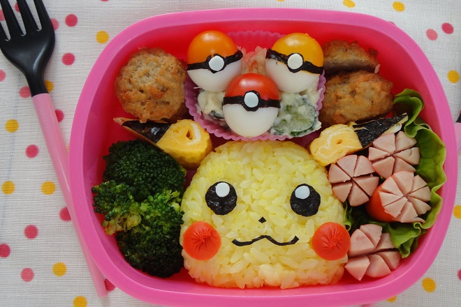 cơm bento hình pikachu cho trẻ em