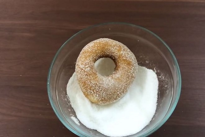 Cách làm bánh rán tẩm đường