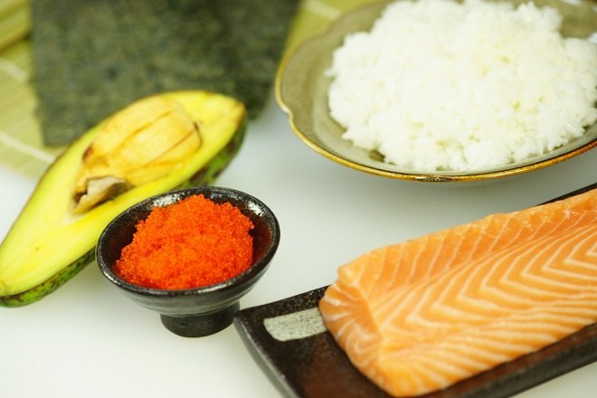 Nguyên liệu làm sushi cá hồi